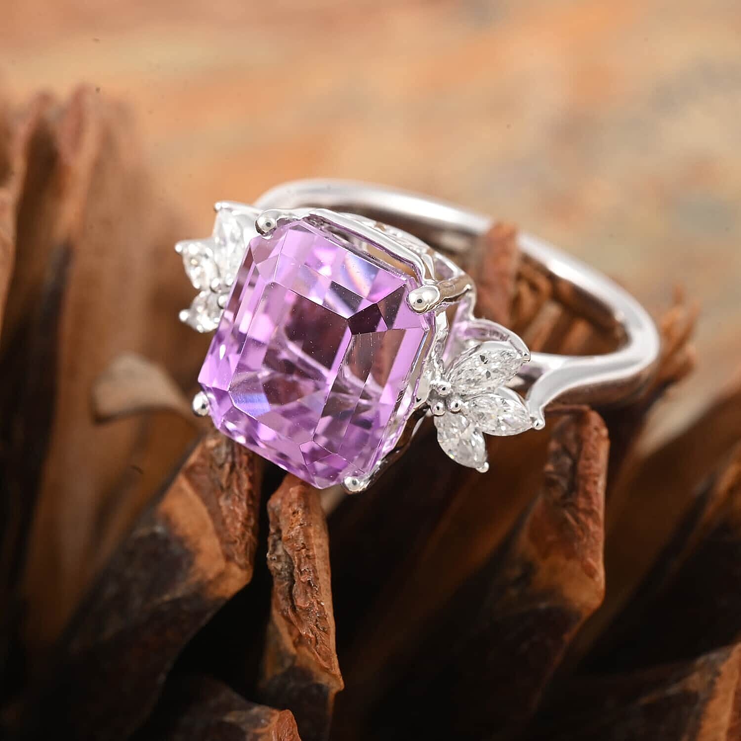 Certified & Appraised Rhapsody 950 Platinum AAAA Patroke Kunzite and E-F VS Diamond Ring (Size 10.0) 7.05 Grams 8.50 ctw