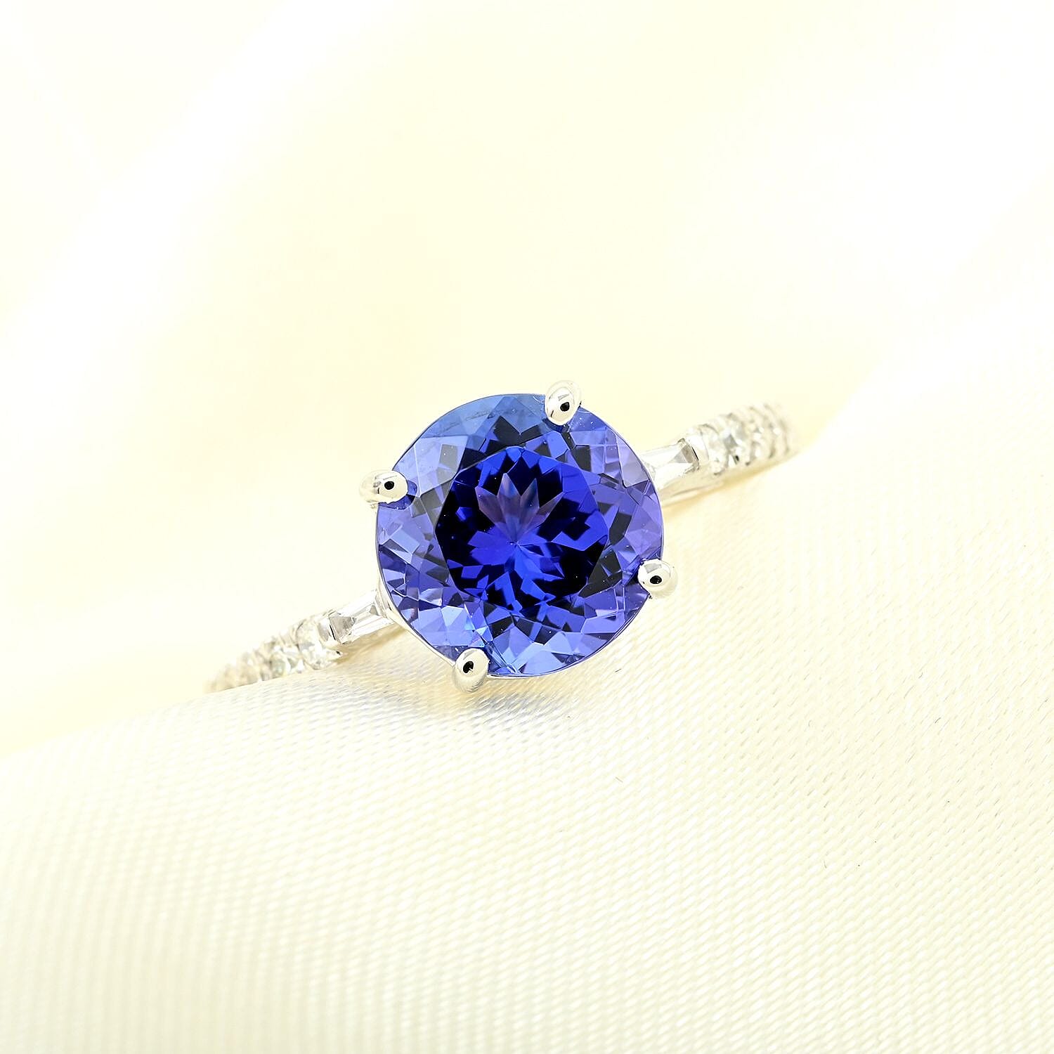 Certified & Appraised Rhapsody 950 Platinum AAAA Tanzanite, Diamond (E-F, VS) (0.20 cts) Ring (Size 5.0) (4.70 g) 2.75 ctw