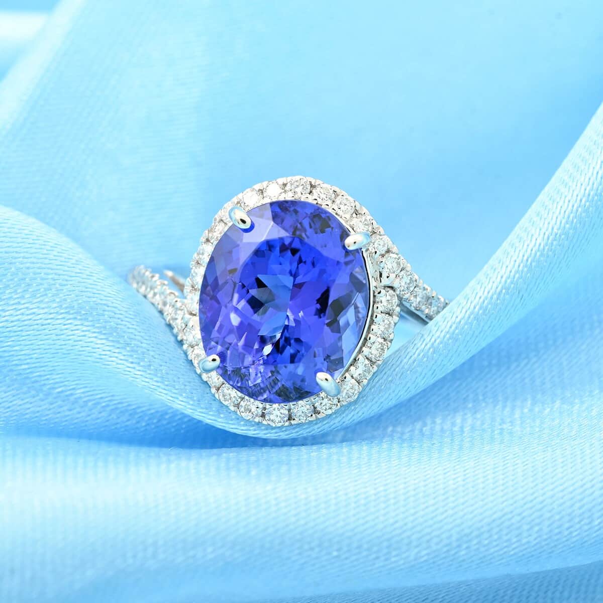Certified & Appraised Rhapsody 950 Platinum AAAA Tanzanite and E-F VS Diamond Ring (Size 10.0) 6.50 Grams 4.30 ctw image number 1