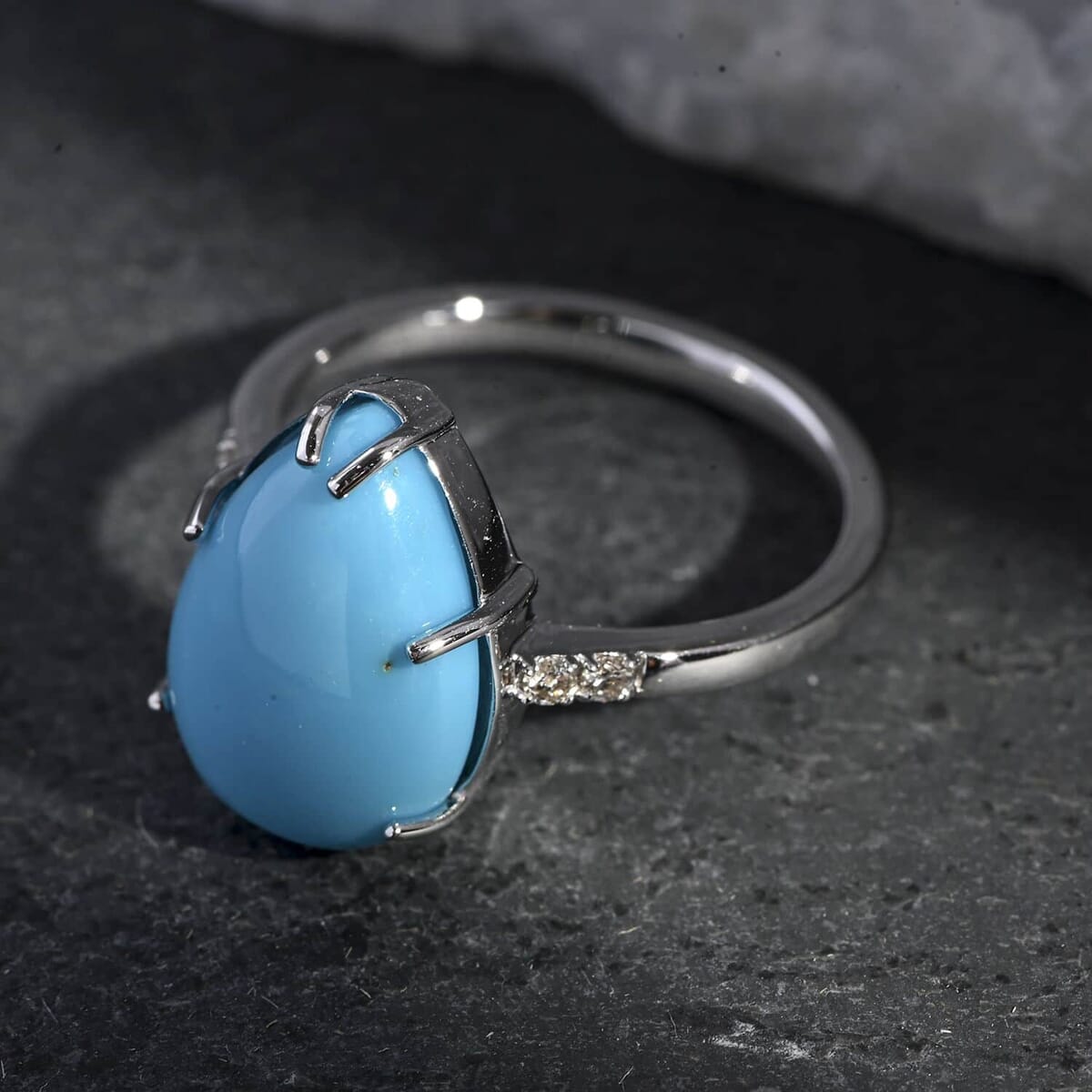 Certified & Appraised Luxoro AAA Sleeping Beauty Turquoise and I2 Diamond 4.50 ctw Ring in 10K White Gold (Size 9.5) image number 1
