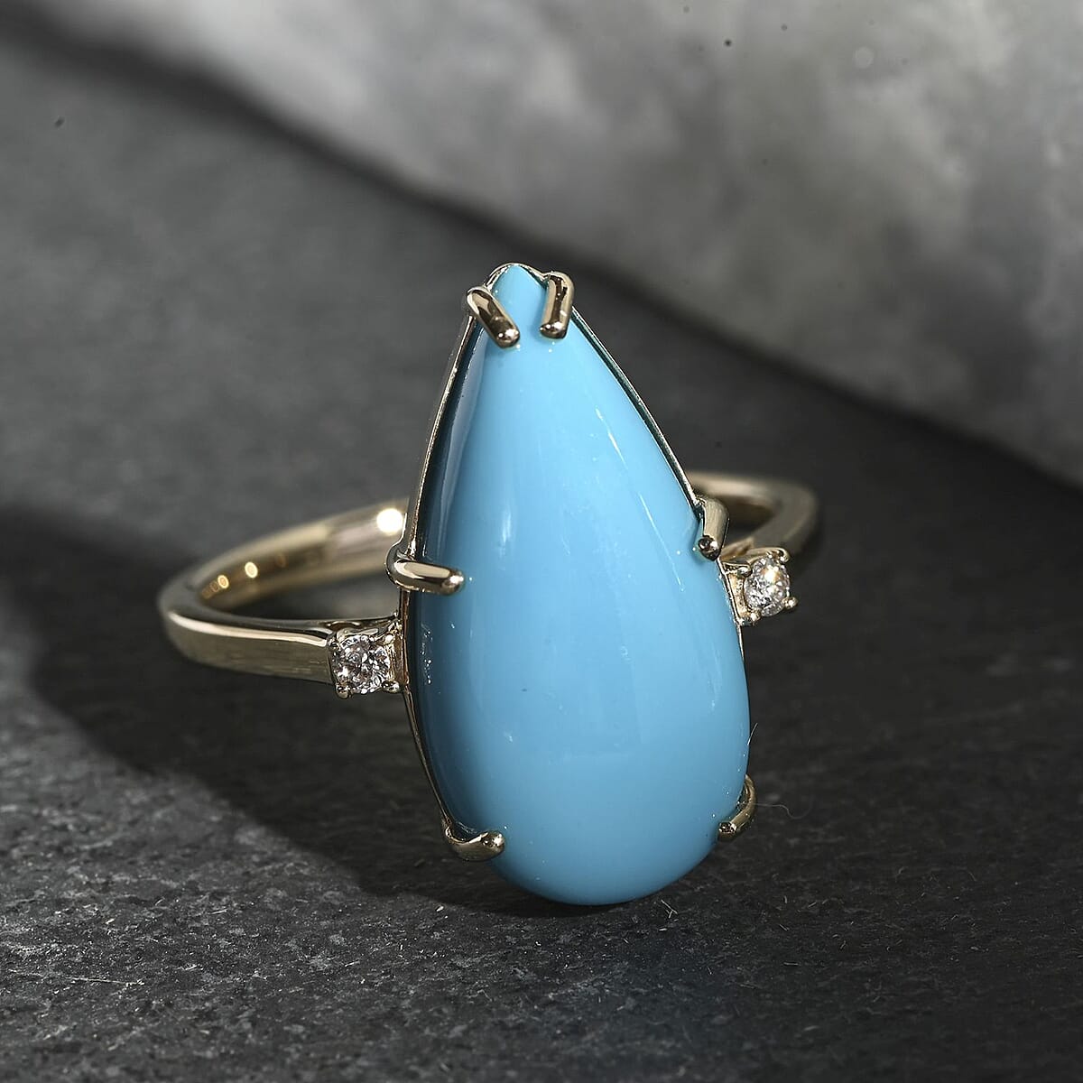 Certified & Appraised Luxoro AAA Sleeping Beauty Turquoise and I2 Diamond 6.40 ctw Ring in 10K Yellow Gold (Size 9.0) image number 1