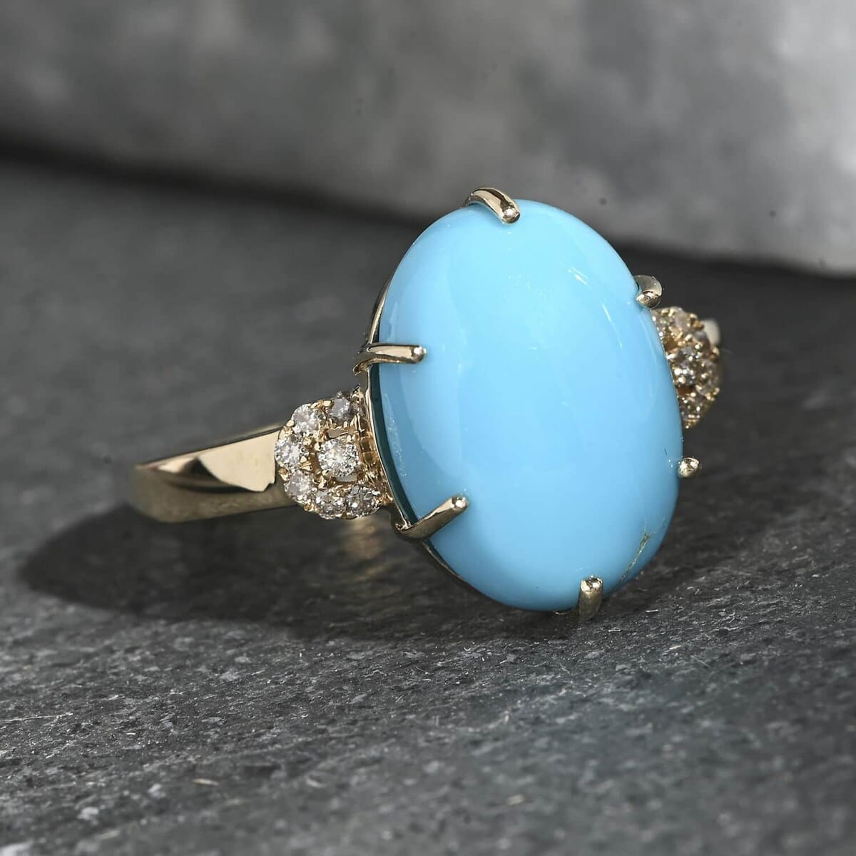 Certified & Appraised Luxoro AAA Sleeping Beauty Turquoise and I2 Diamond 5.00 ctw Ring in 10K Yellow Gold (Size 5.5) image number 1