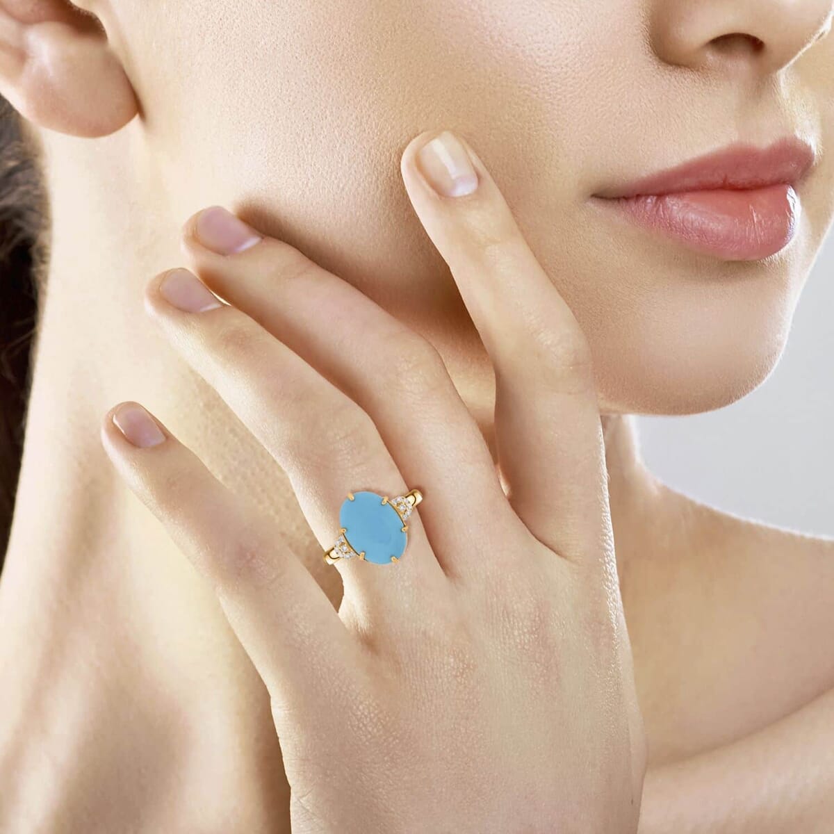 Certified & Appraised Luxoro AAA Sleeping Beauty Turquoise and I2 Diamond 5.00 ctw Ring in 10K Yellow Gold (Size 5.5) image number 2