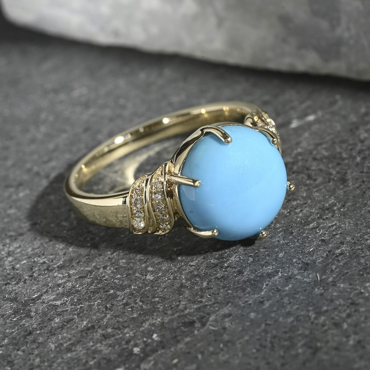 Certified & Appraised Luxoro AAA Sleeping Beauty Turquoise and I2 Diamond 4.50 ctw Ring in 10K Yellow Gold (Size 9.0) 4.10 Grams image number 1