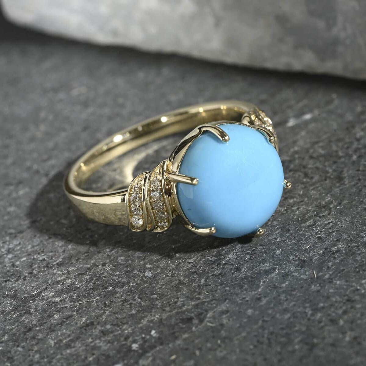 Certified & Appraised Luxoro AAA Sleeping Beauty Turquoise and I2 Diamond 4.50 ctw Ring in 10K Yellow Gold (Size 9.5) 4.10 Grams image number 1