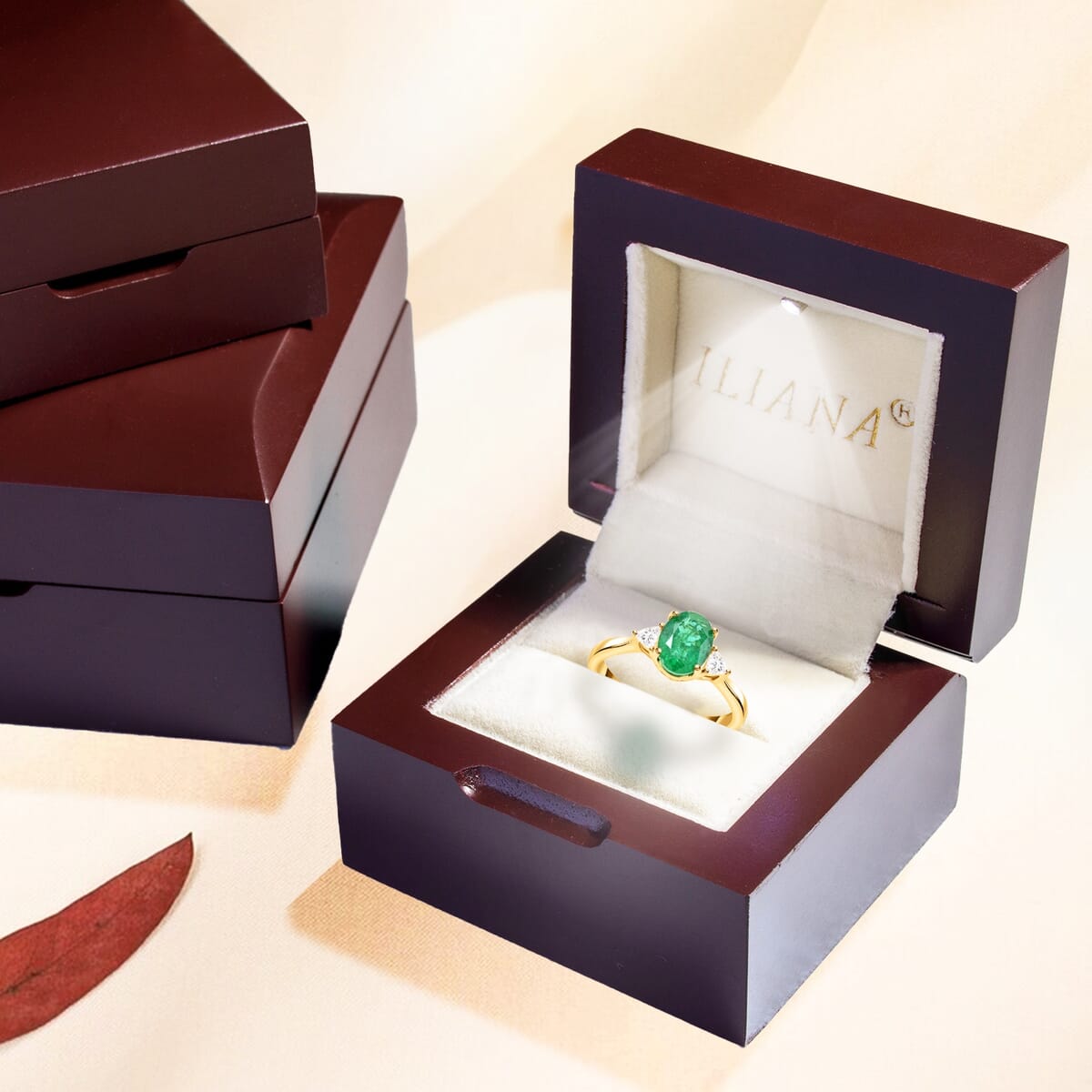 Certified & Appraised Iliana AAA Kagem Zambian Emerald and SI Diamond 1.45 ctw Ring in 18K Yellow Gold (Size 6.5) image number 6