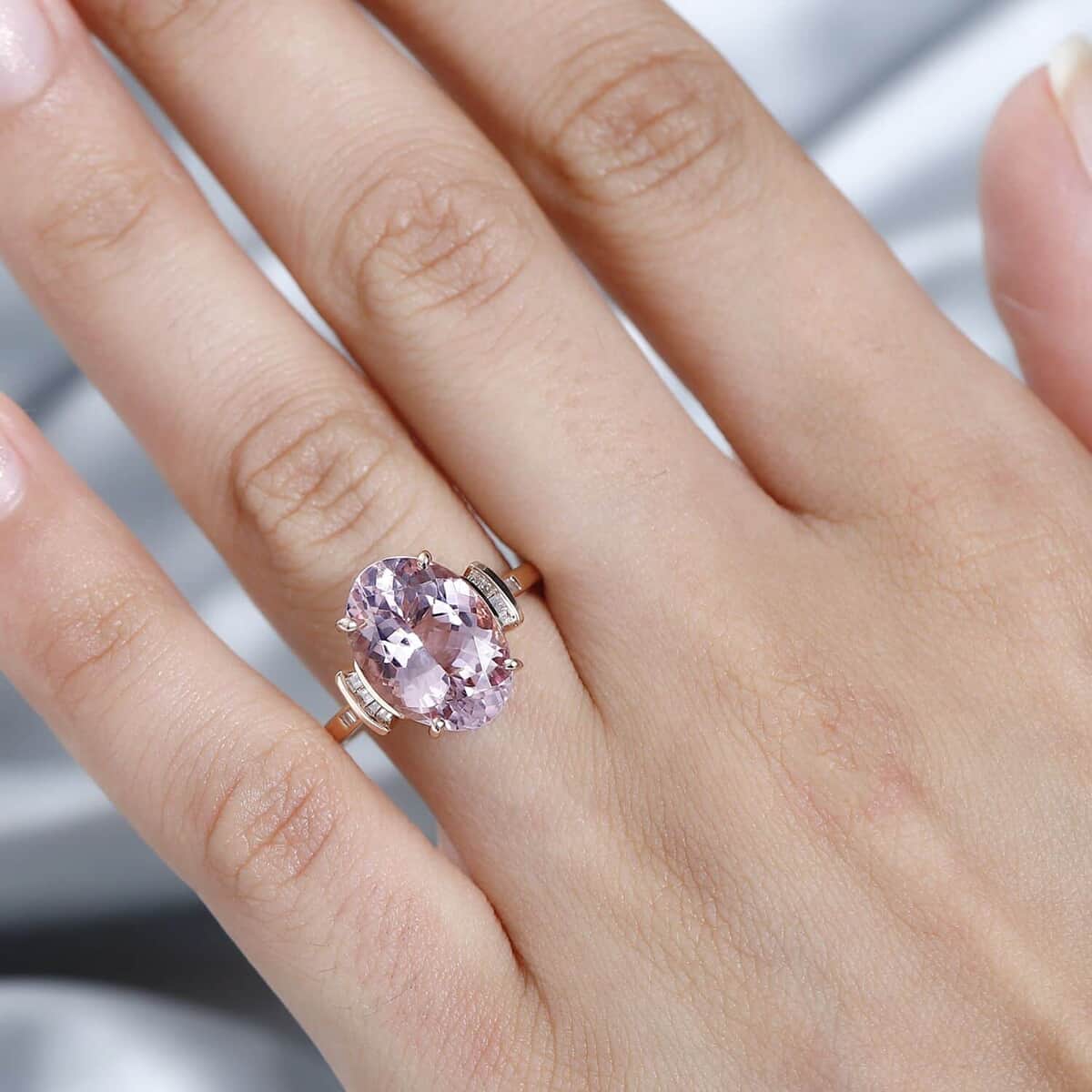 Luxoro 14K Rose Gold AAA Pink Morganite and G-H I2 Diamond Ring (Size 5.5) 5.80 ctw image number 2