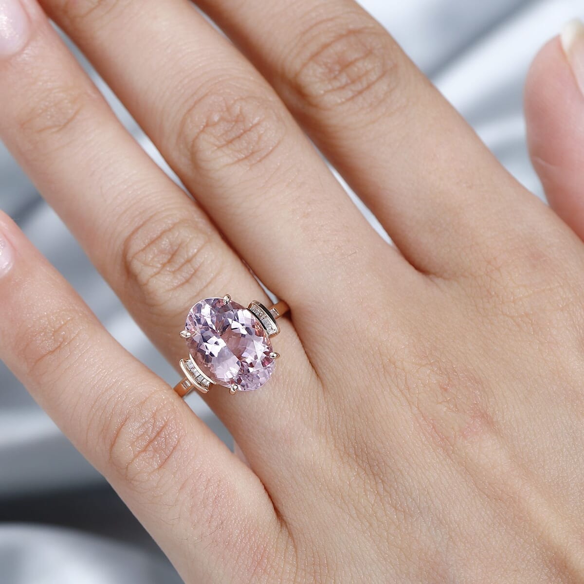 Luxoro 14K Rose Gold AAA Pink Morganite and G-H I2 Diamond Ring (Size 9.0) 5.80 ctw image number 2