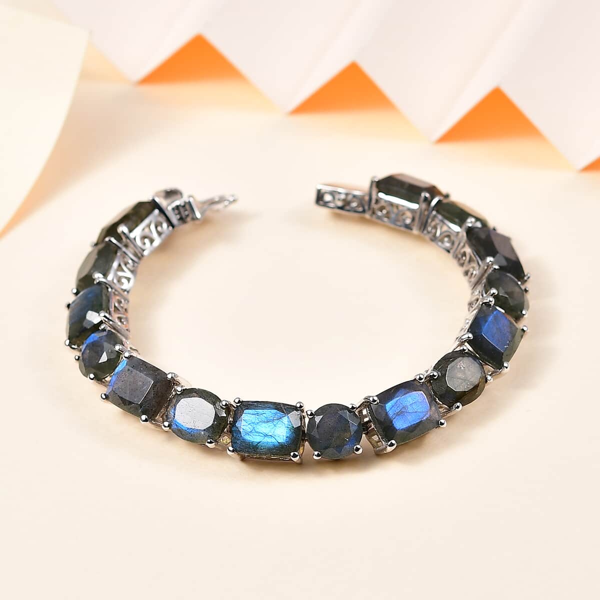 Malagasy Labradorite Bracelet in Platinum Over Sterling Silver (6.50 In) 40.35 ctw image number 1