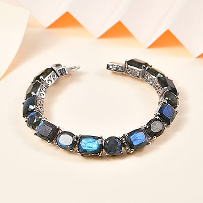 Malagasy Labradorite Bracelet in Platinum Over Sterling Silver (6.50 In) 40.35 ctw