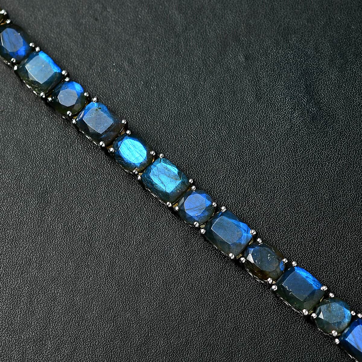 Malagasy Labradorite Bracelet in Platinum Over Sterling Silver (6.50 In) 40.35 ctw image number 2