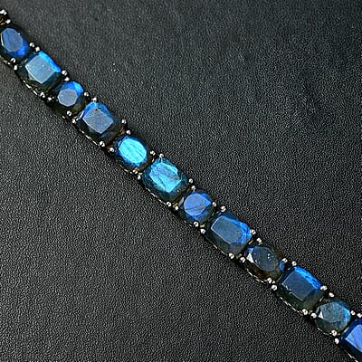 Malagasy Labradorite Bracelet in Platinum Over Sterling Silver (6.50 In) 40.35 ctw