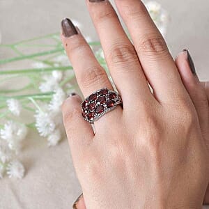 Mozambique Garnet 5.68 ctw Ring in Stainless Steel (Size 6.5)