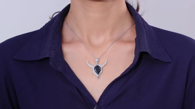 Artisan Crafted Thai Black Spinel Bull Head Pendant in Sterling Silver 11.75 ctw