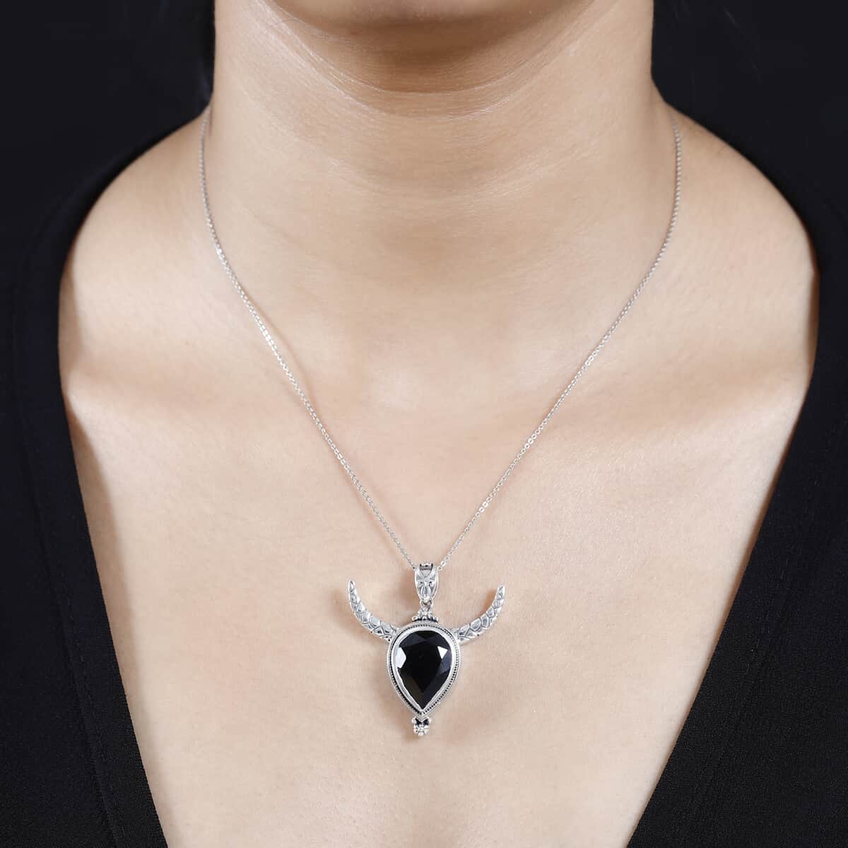 Artisan Crafted Thai Black Spinel Bull Head Pendant in Sterling Silver 11.75 ctw image number 2