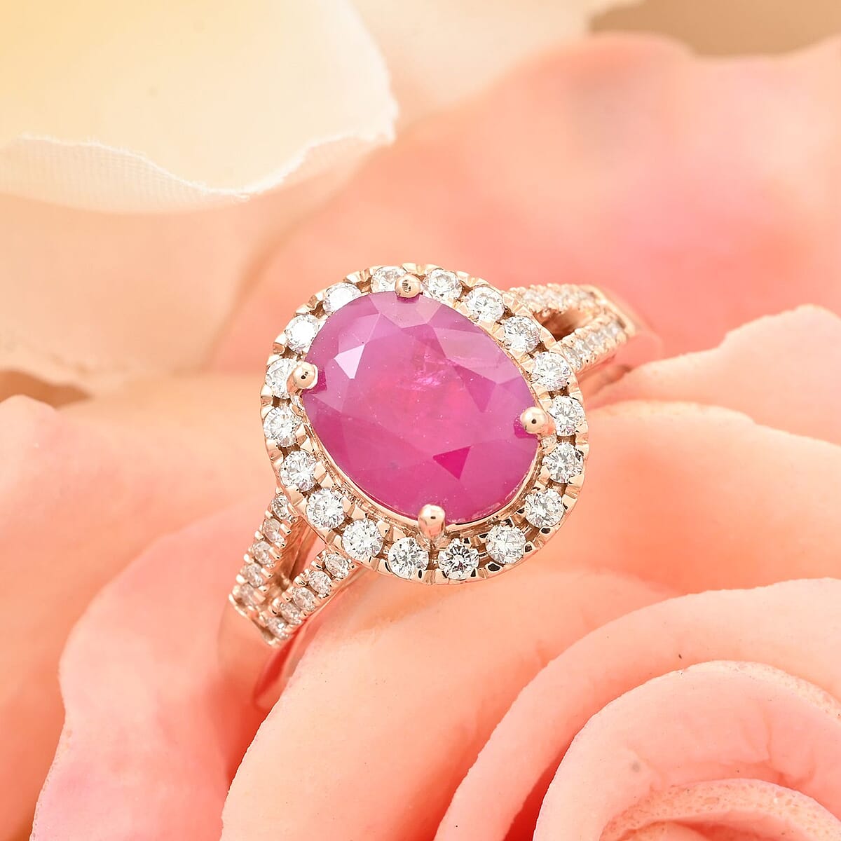 Iliana AAA Montepuez Ruby and SI Diamond 2.35 ctw Ring in 18K Yellow Gold (Size 7.5) 5.07 Grams image number 1