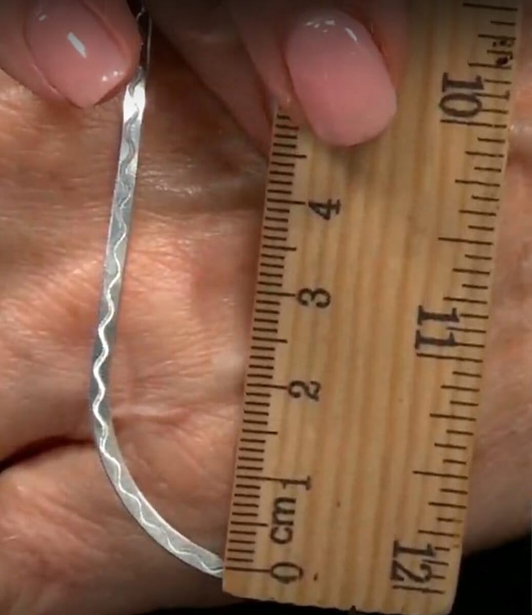 Sterling Silver Zig-Zag Herringbone Chain Necklace 18 Inches 3.90 Grams image number 3