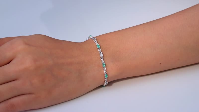 AAA Kagem Zambian Emerald and Diamond Bracelet in Platinum Over Sterling Silver (7.25 In) 1.00 ctw