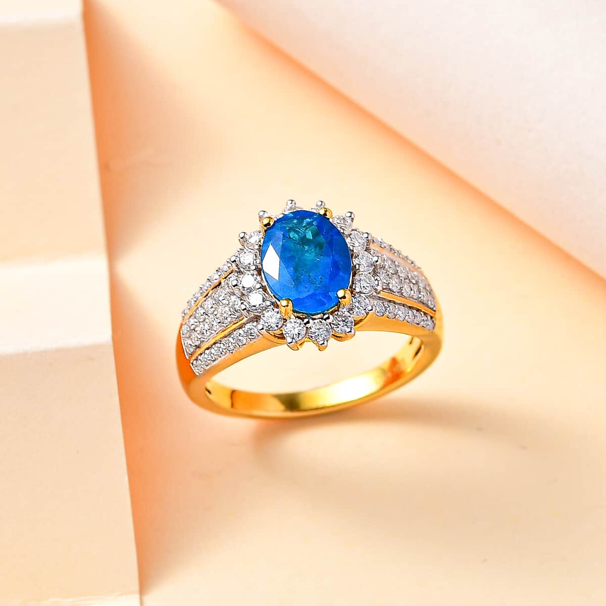 Premium Malgache Neon Apatite and Moissanite 3.00 ctw Sunburst Ring in Vermeil Yellow Gold Over Sterling Silver (Size 7.0) image number 1