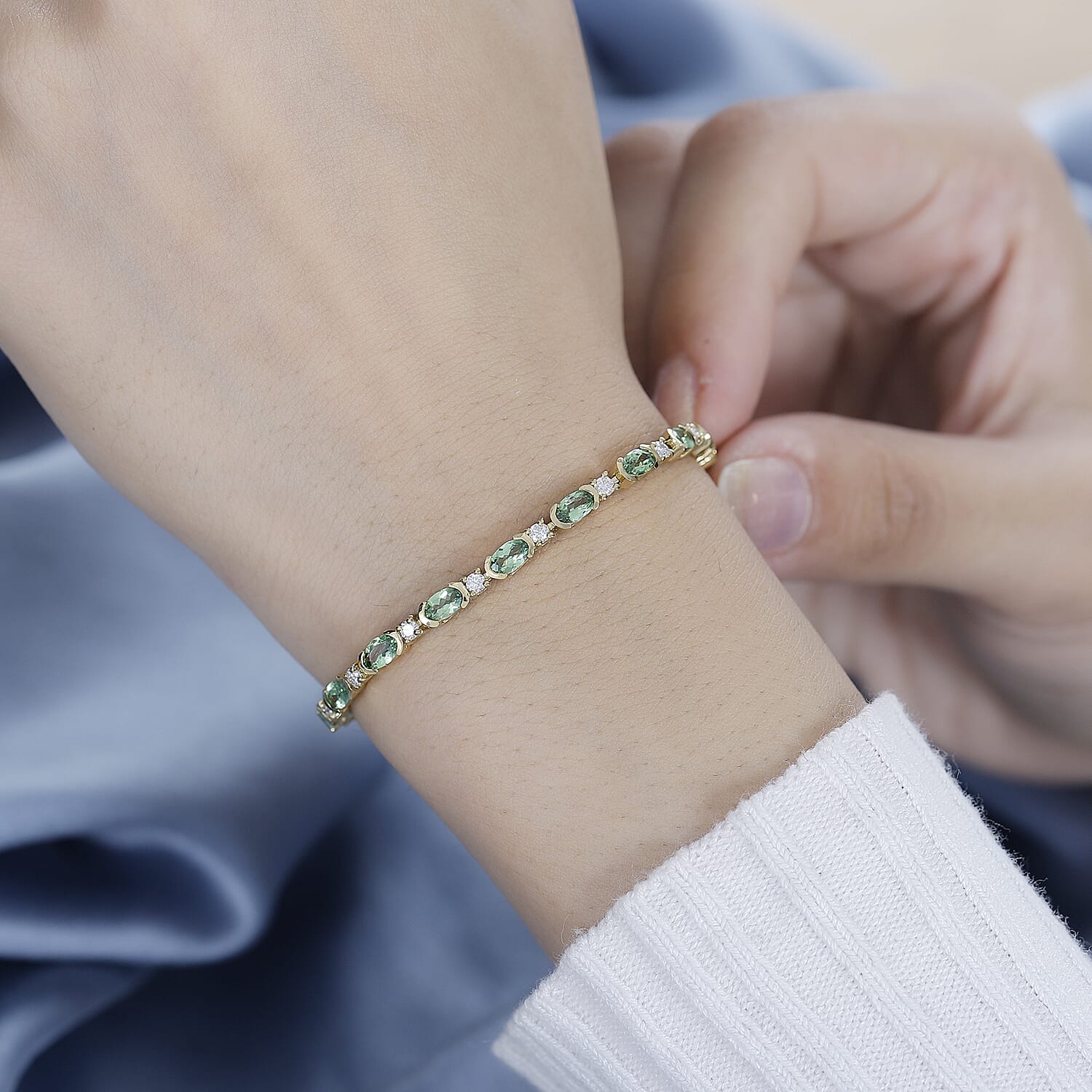 Tsavorite Garnet / 6.5 Inches