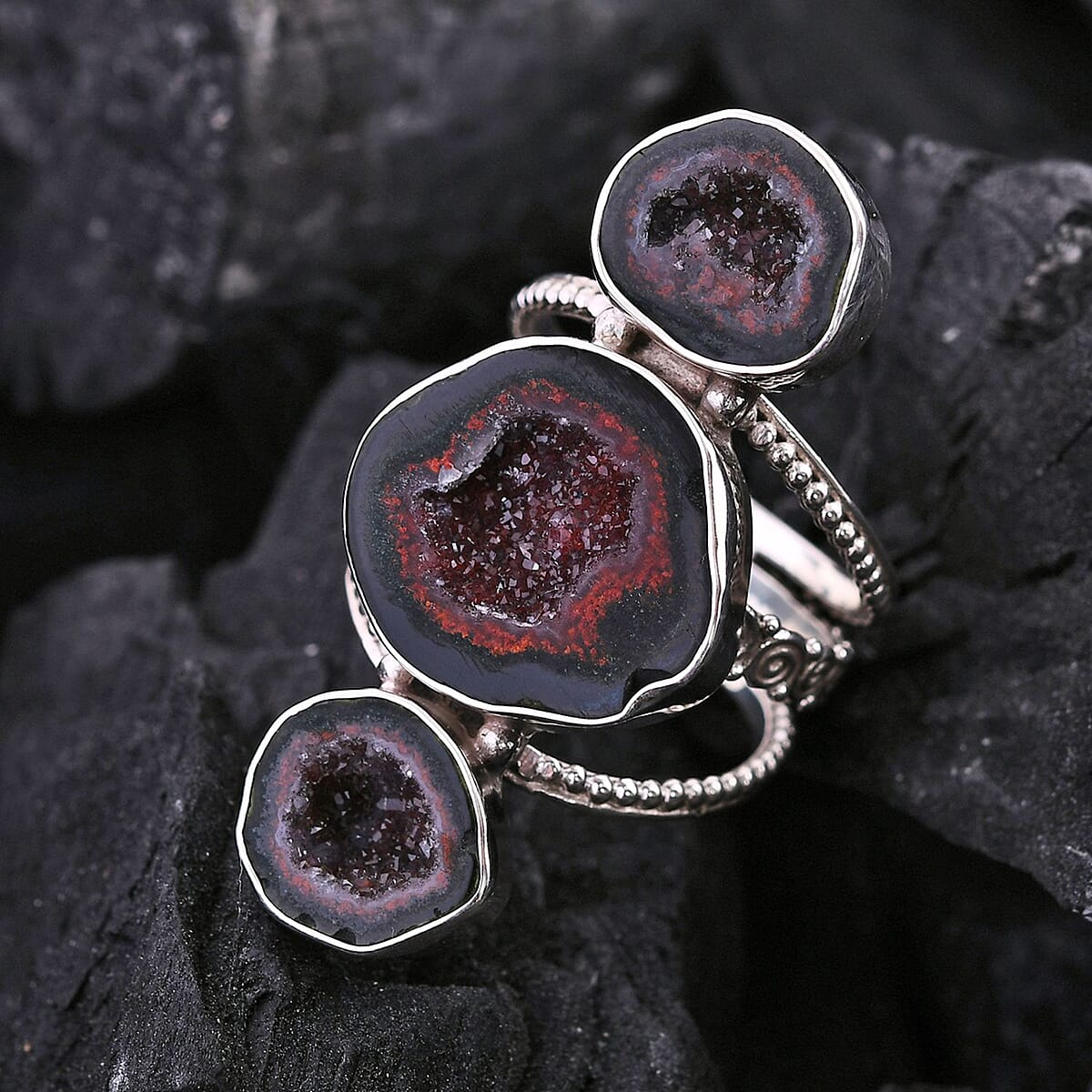 Sajen Silver Mexican Geode Ring in Sterling Silver (Size 8.0) 12.00 ctw image number 1