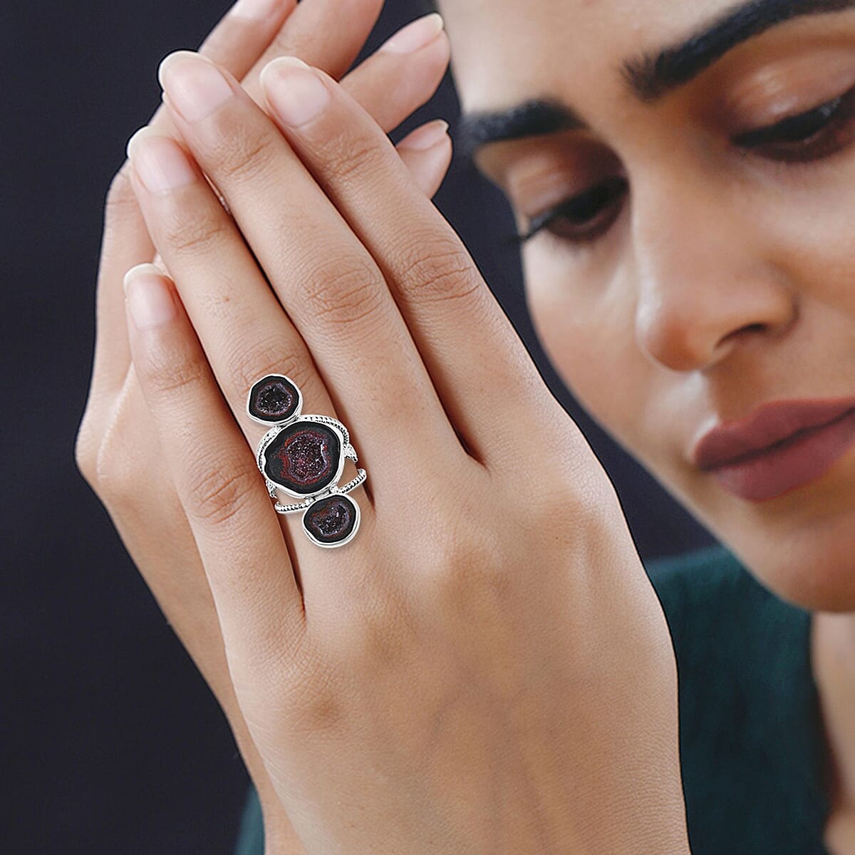 Sajen Silver Mexican Geode Ring in Sterling Silver (Size 9.0) 12.00 ctw image number 2