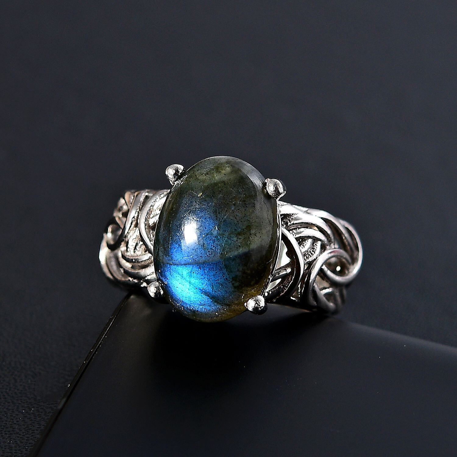 Karis Malagasy Labradorite Solitaire Ring in Platinum Bond (Size 6.0) 6.60 ctw