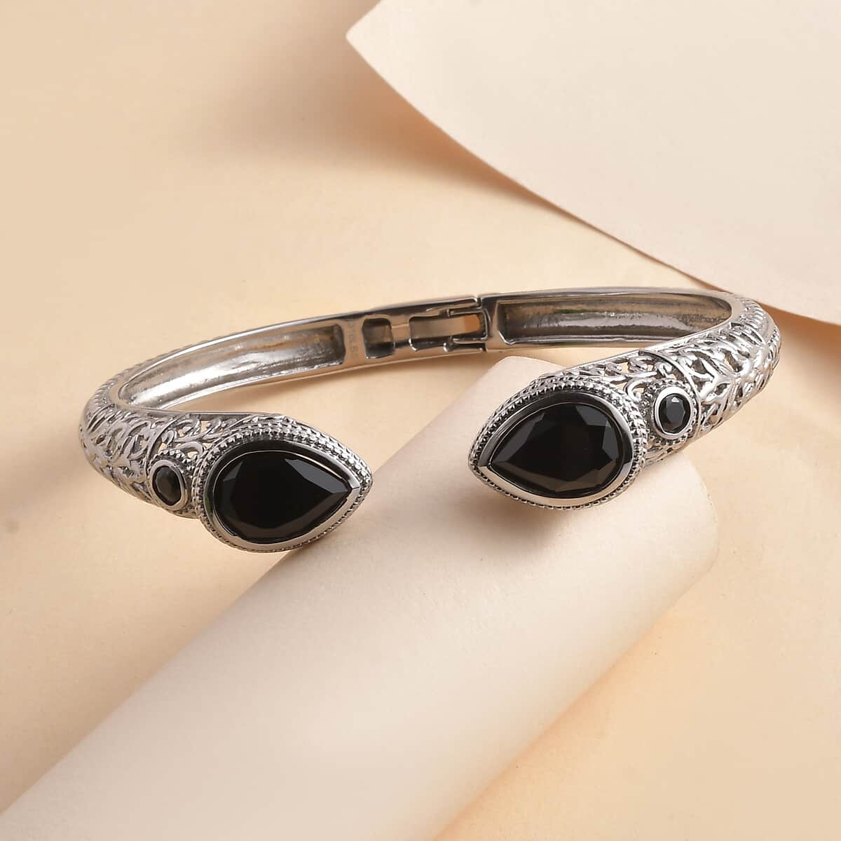 Thai Black Spinel 13.00 ctw Cuff Bracelet in Stainless Steel (7.25 In) image number 1