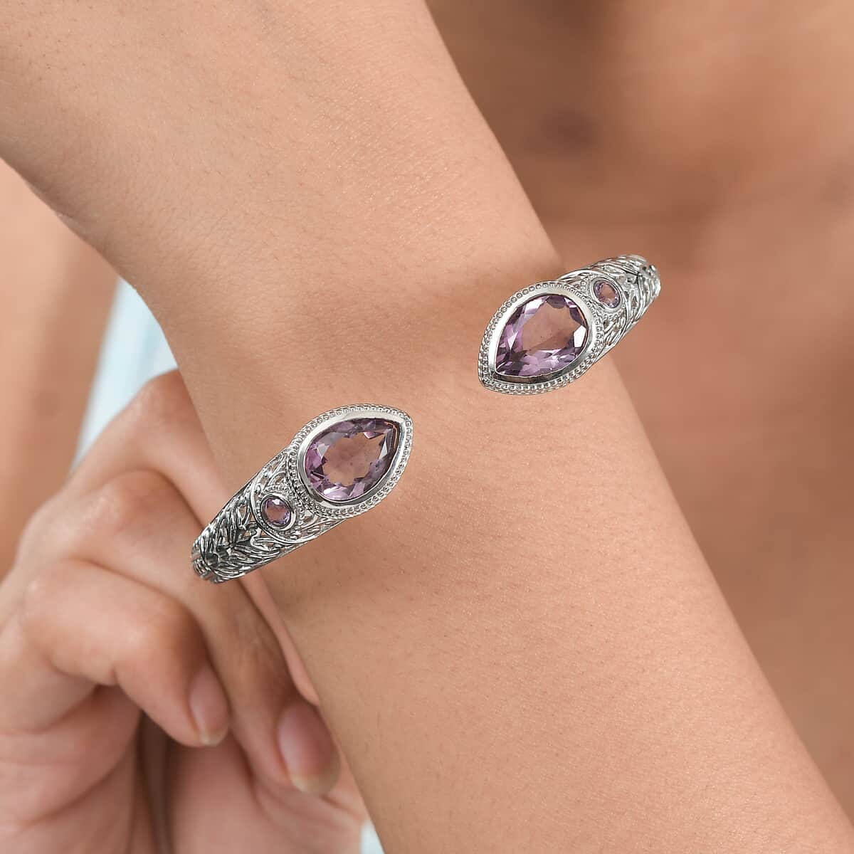 Rose De France Amethyst 10.40 ctw Cuff Bracelet in Stainless Steel (7.25 In) image number 2