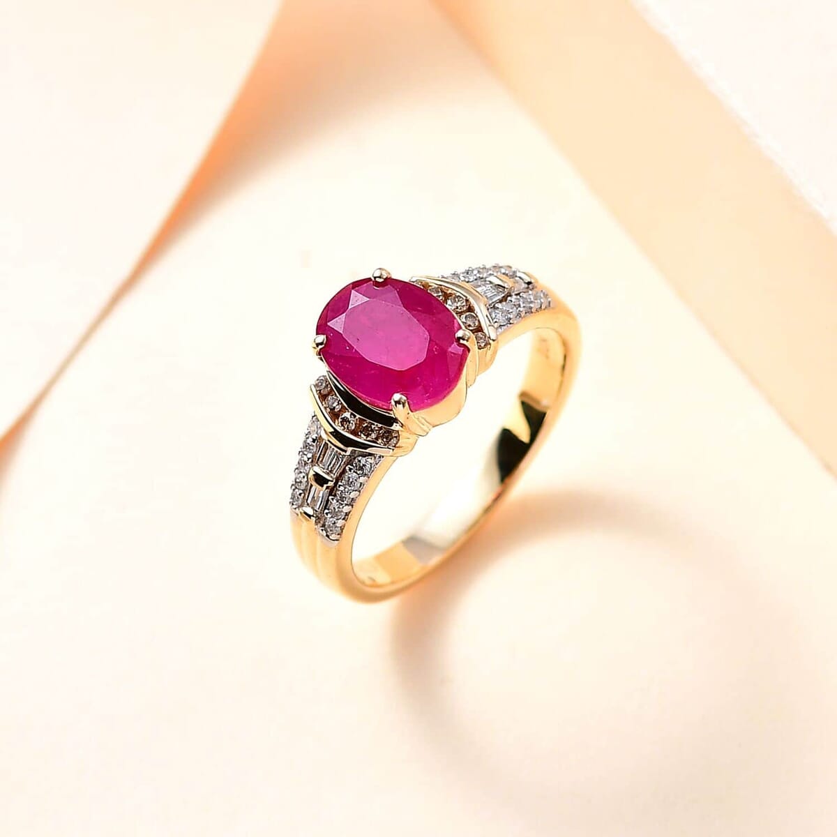 Luxoro 10K Yellow Gold Premium Taveta Ruby, Natural Champagne and White Diamond Ring (Size 10.0) 2.85 ctw image number 1