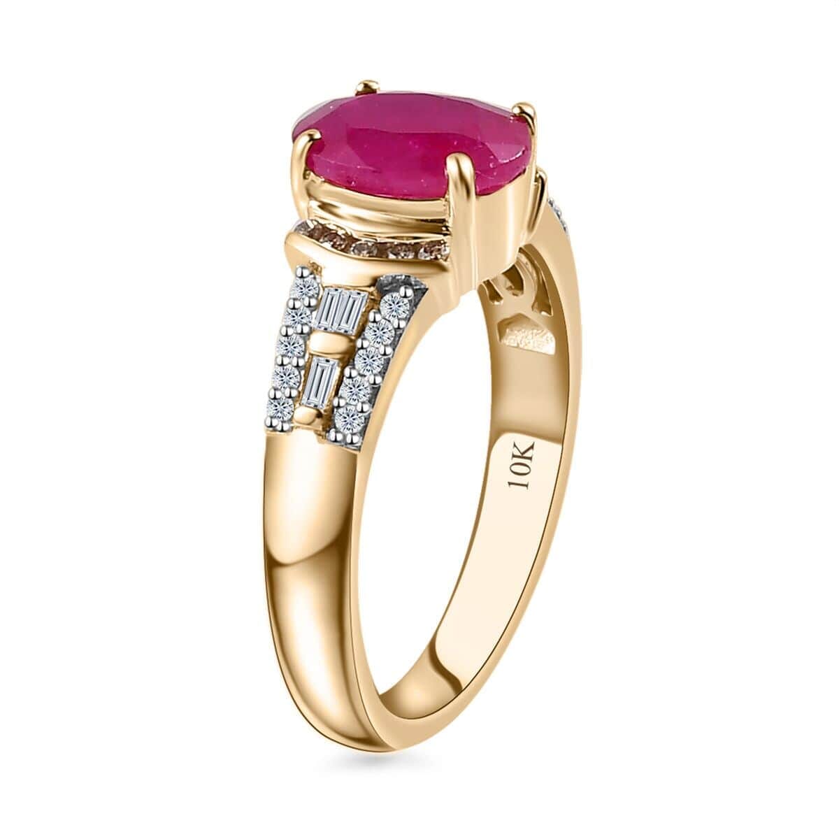 Luxoro 10K Yellow Gold Premium Taveta Ruby, Natural Champagne and White Diamond Ring (Size 10.0) 2.85 ctw image number 3
