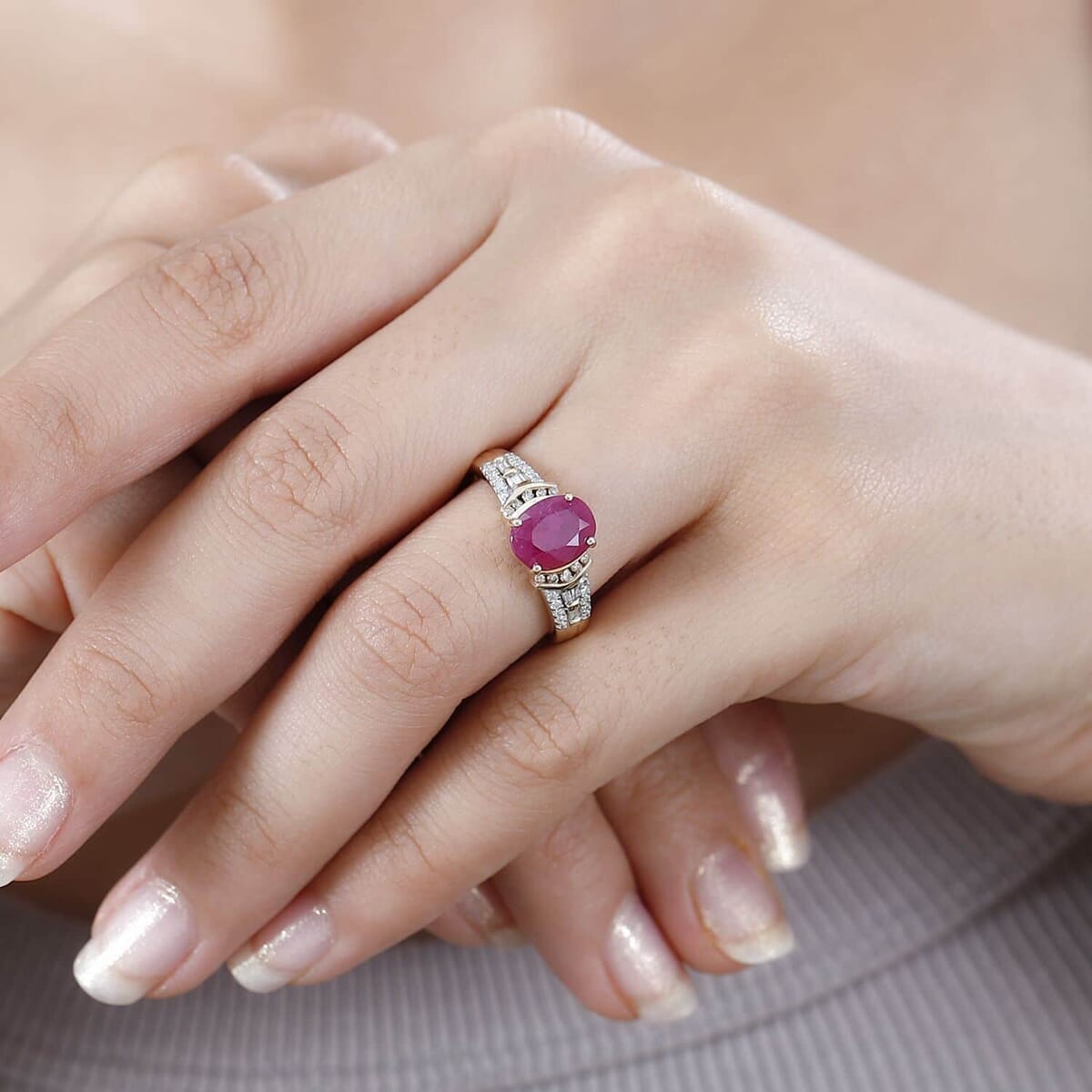 Luxoro 10K Yellow Gold Premium Taveta Ruby, Natural Champagne and White Diamond Ring (Size 11.0) 2.85 ctw image number 2