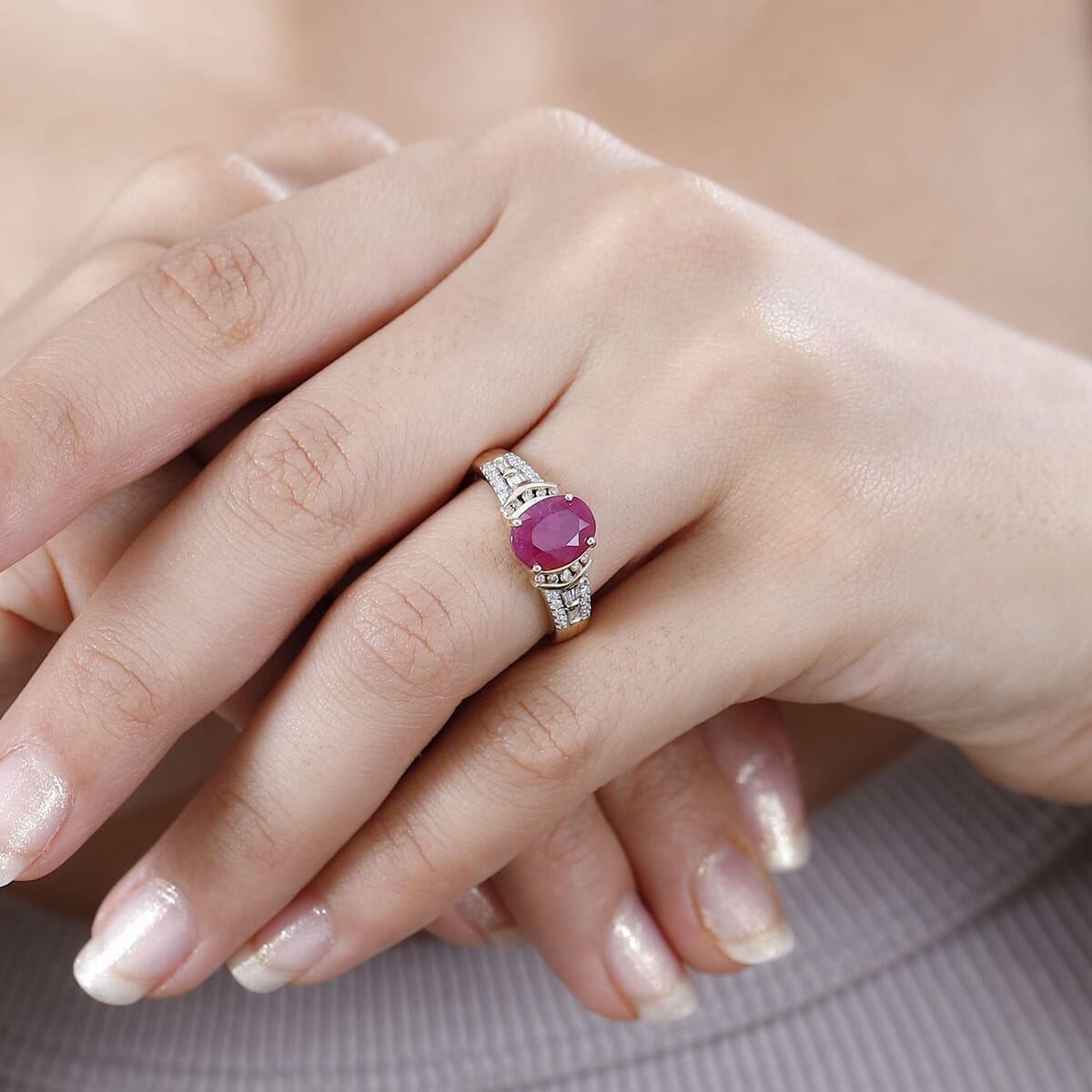 Luxoro 10K Yellow Gold Premium Royal Ruby, Natural Champagne and White Diamond Ring (Size 8.0) 2.85 ctw image number 2
