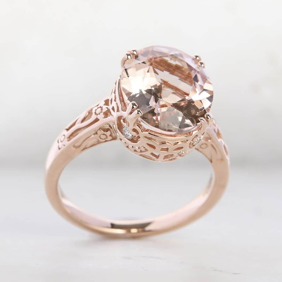 Certified & Appraised Luxoro AAA Marropino Morganite and G-H I2 Diamond 4.15 ctw Ring in 10K Rose Gold (Size 5.0) image number 1