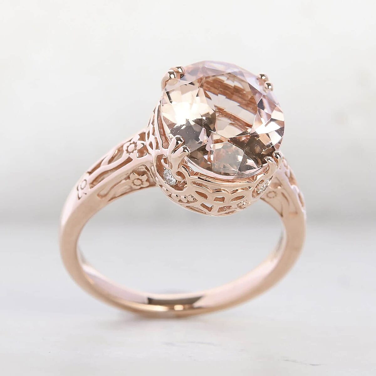 Certified & Appraised Luxoro AAA Marropino Morganite and G-H I2 Diamond 4.15 ctw Ring in 10K Rose Gold (Size 8.5) image number 1