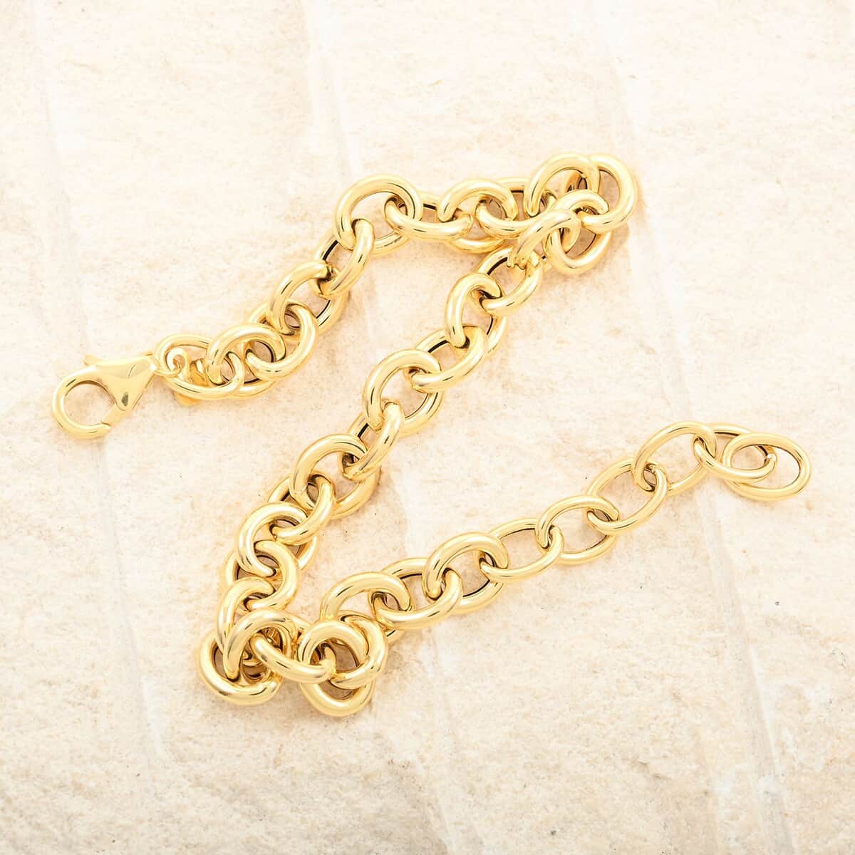 Italian Oval Rolo Bracelet in 10K Yellow Gold (7-8In) 4.20 Grams image number 1