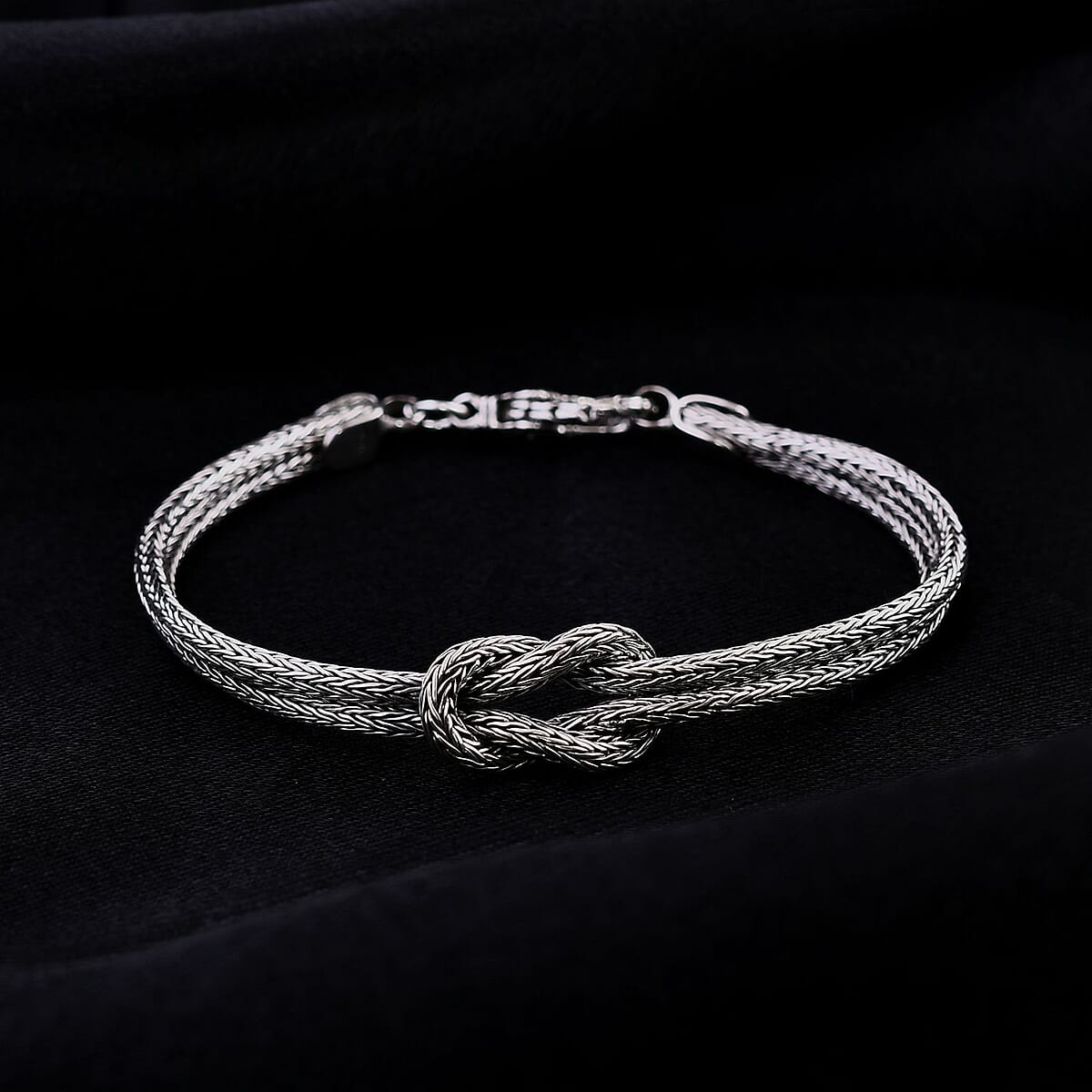 Bali Legacy Sterling Silver Knot Bracelet (8.00 In) 15 Grams image number 1