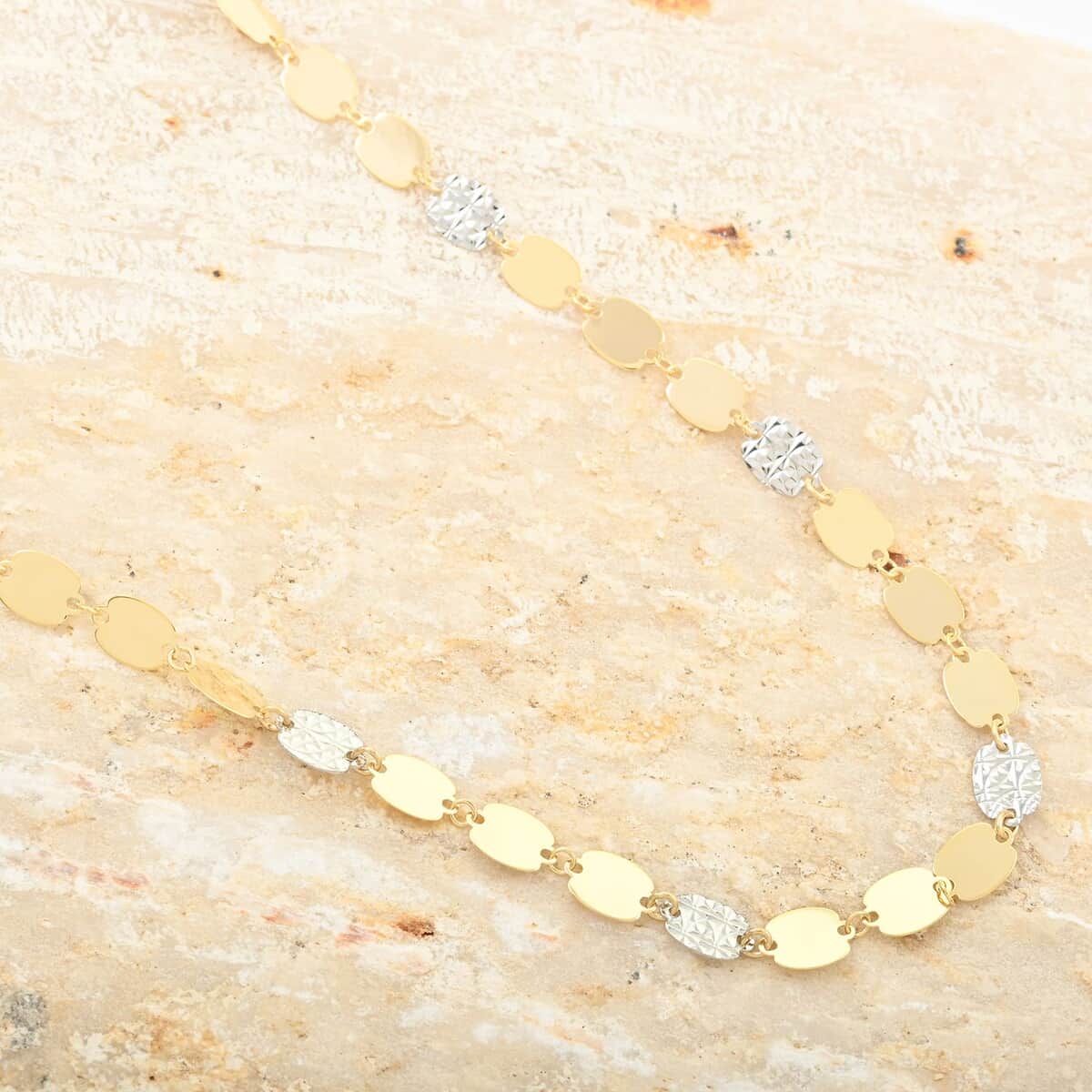 Italian Diamond-Cut Necklace in 10K Yellow and White Gold 3.26 Grams 20 Inches image number 1