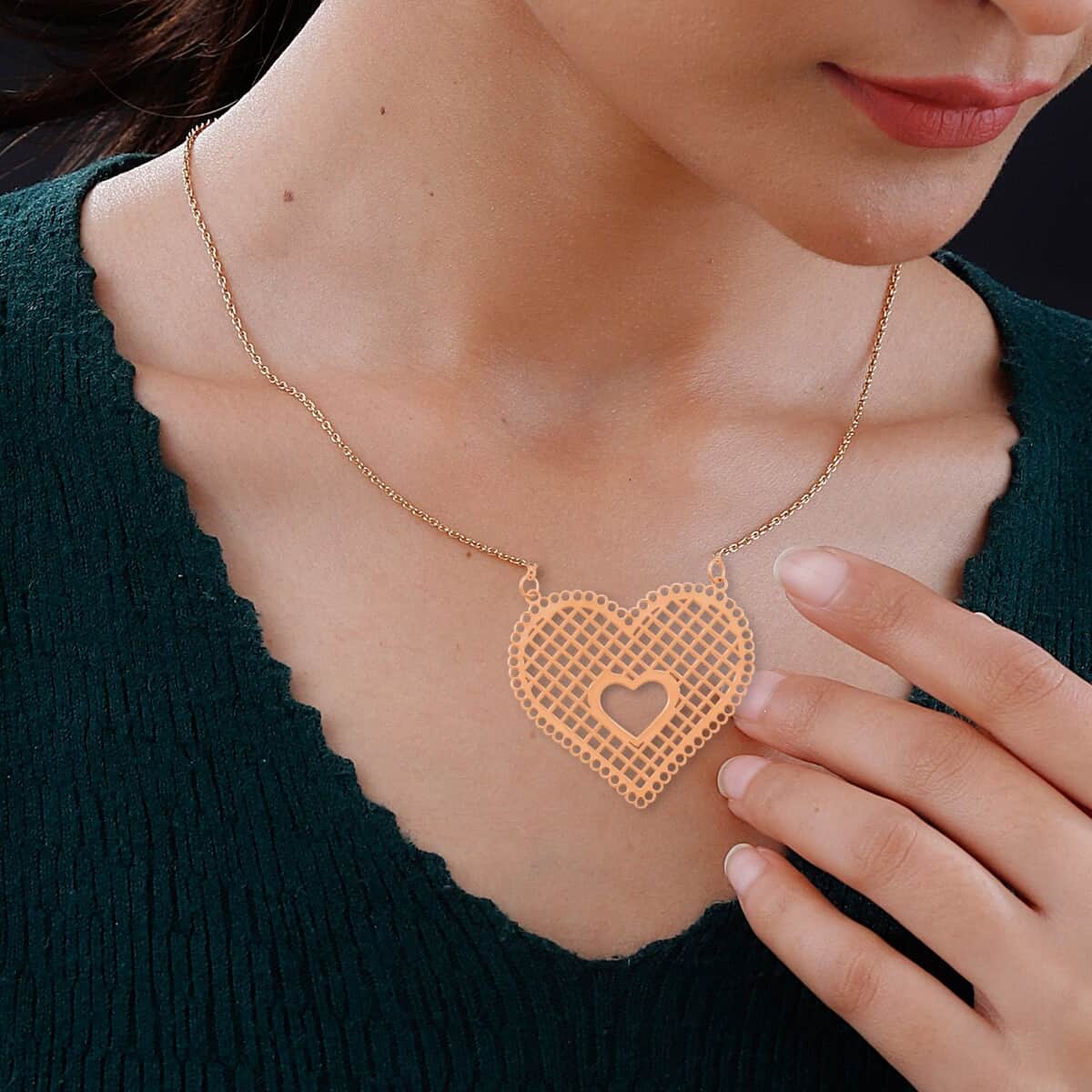 Italian Honeycomb Heart Necklace in 10K Yellow Gold 1.20 Grams 18-20 Inches image number 2