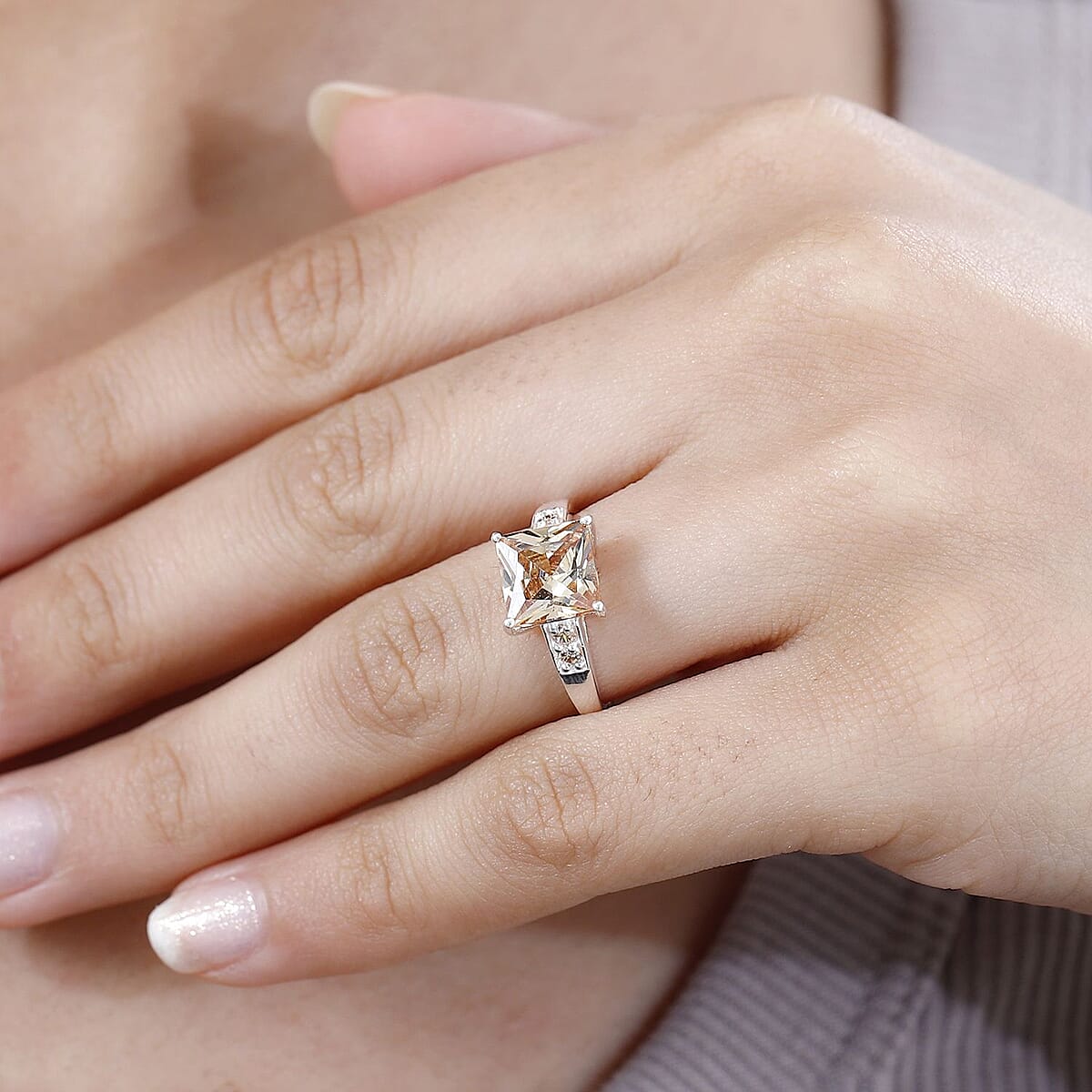D'Joy Simulated Champagne Diamond 4.25 ctw Ring in Sterling Silver (Size 6.0) image number 2