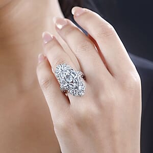 Sky Blue Topaz Floral Ring in Platinum Over Sterling Silver (Size 5.0) 5.00 ctw