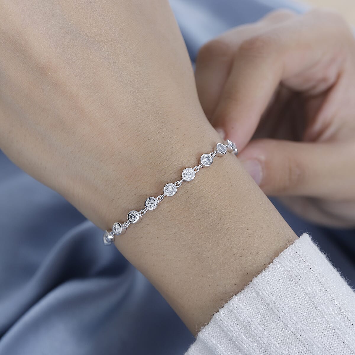 Moissanite Link Bracelet in Platinum Over Sterling Silver (7.25 In) 2.60 ctw image number 2