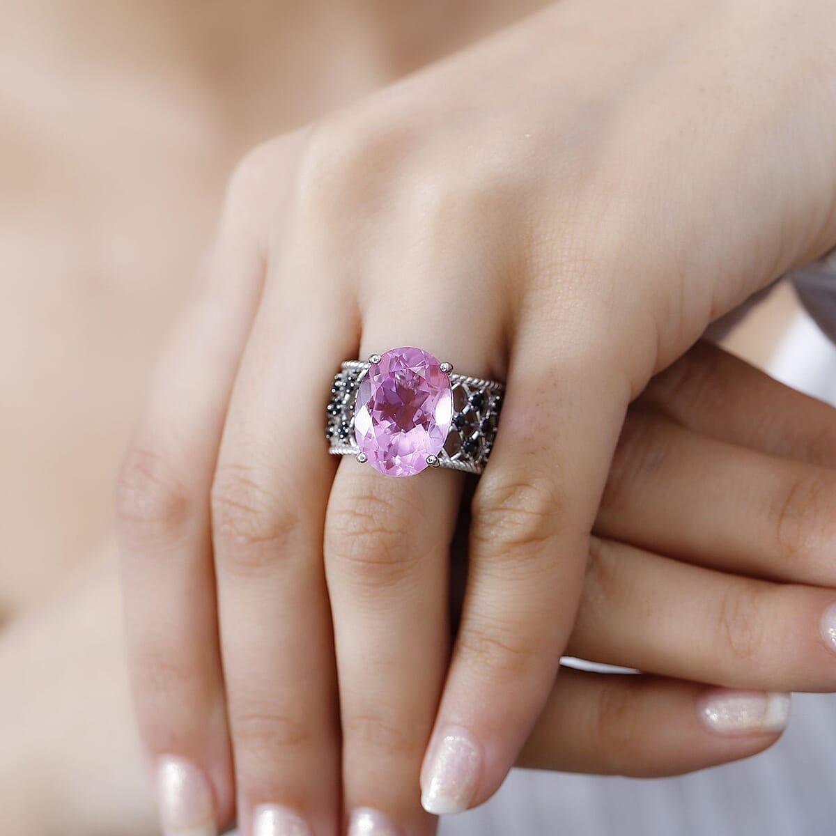 D'Joy Lilac Quartz (Triplet) and Thai Black Spinel Ring in Platinum Over Sterling Silver (Size 6.0) 10.75 ctw image number 2