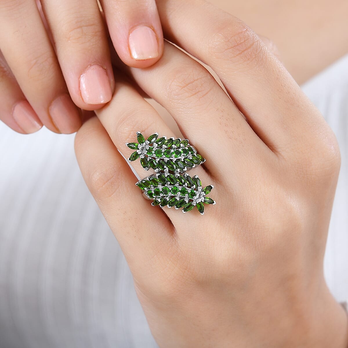 Chrome Diopside Bypass Leaf Ring in Platinum Over Sterling Silver (Size 7.0) 4.00 ctw image number 2