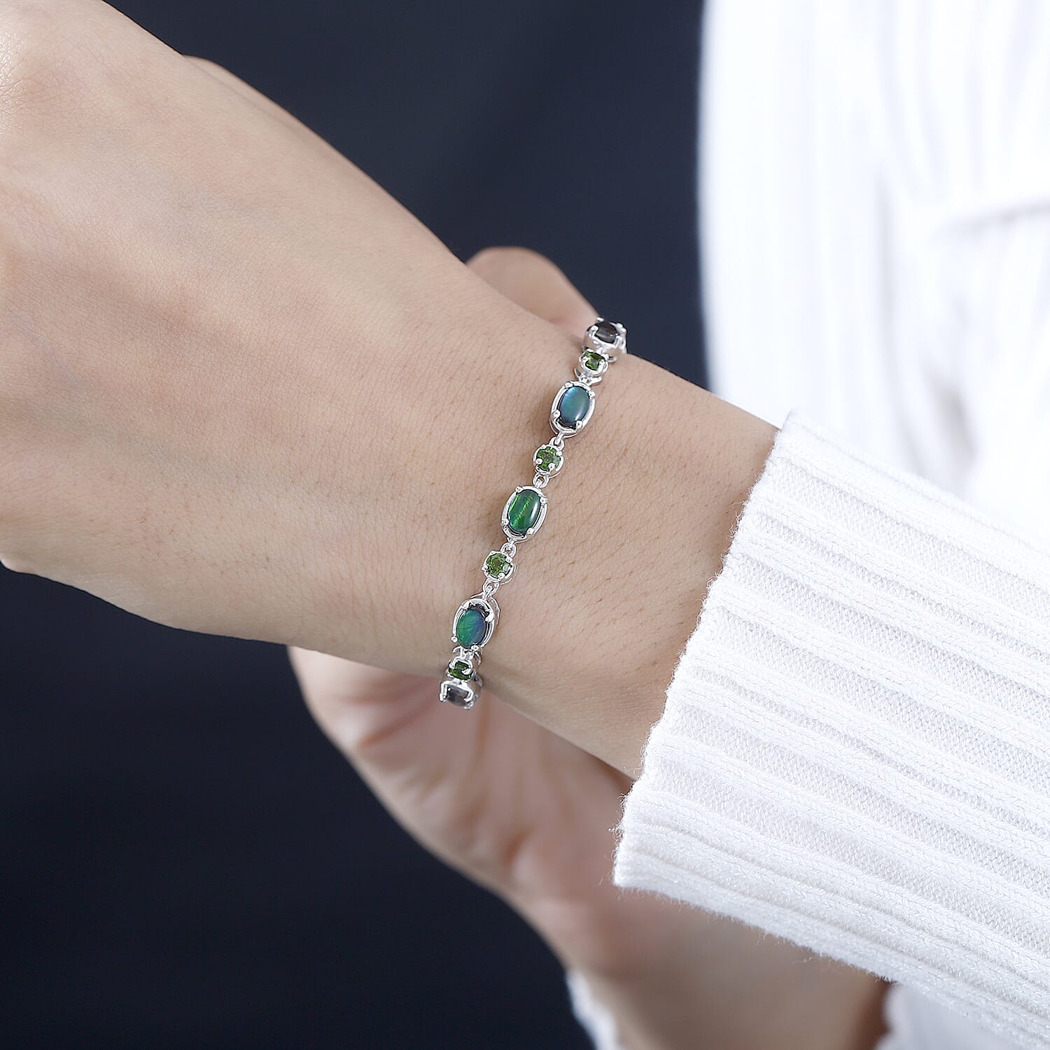 Default Title - Product card gallery slide 3 (10145418182939)