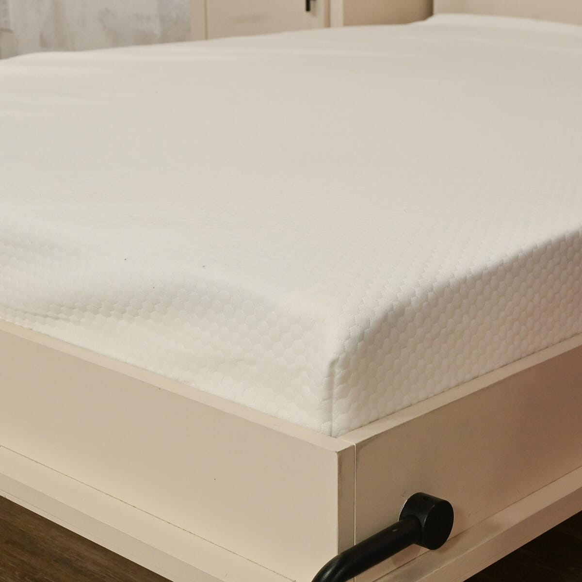 Lebra 8 Inch Foam Mattress with 2 Inch Gel Infused Memory Foam Layer - Queen (Made in USA) image number 0