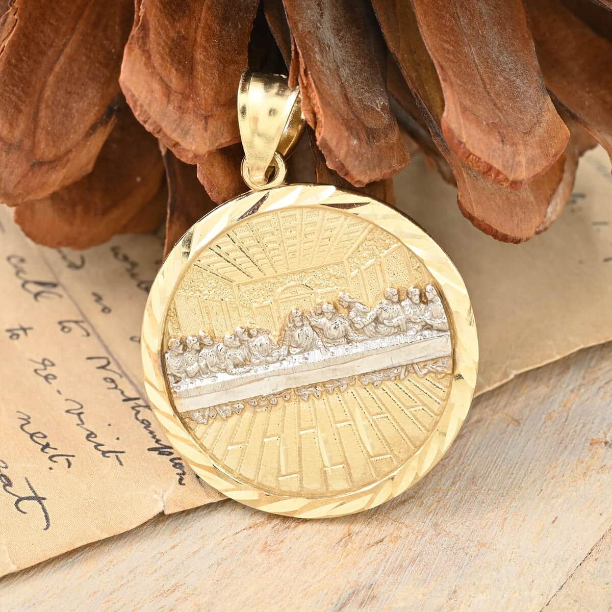Made in America 10K Yellow Gold Last Supper Pendant 3.70 Grams image number 1