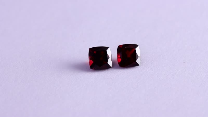 AA Mozambique Garnet Set of 2 (Cush 6x6 mm) 2.22 ctw Loose gemstone
