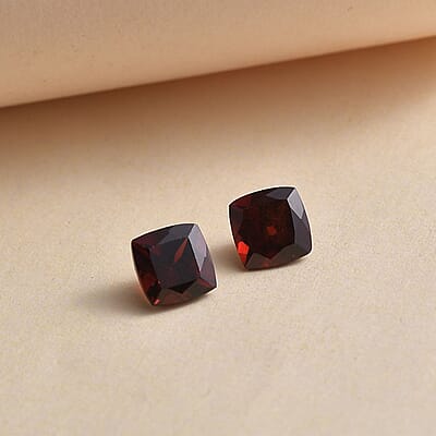 AA Mozambique Garnet Set of 2 (Cush 6x6 mm) 2.22 ctw Loose gemstone