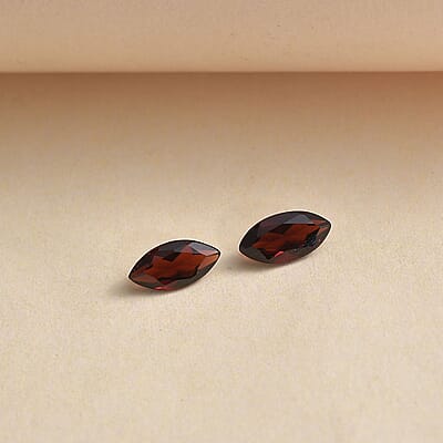 AA Mozambique Garnet Set of 2 (Mrq 8x4 mm) 1.34 ctw Loose gemstone